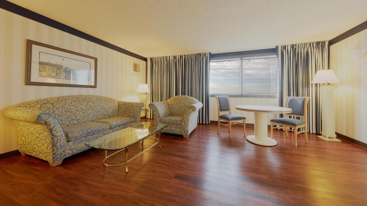 Tropicana Casino And 4*