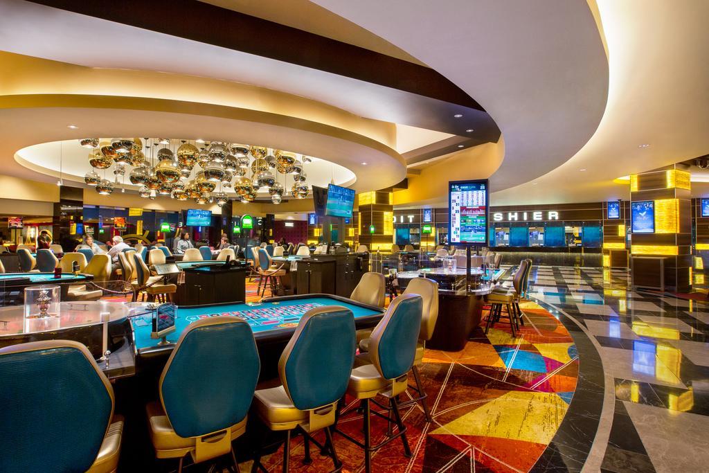 Tropicana Casino And 4*