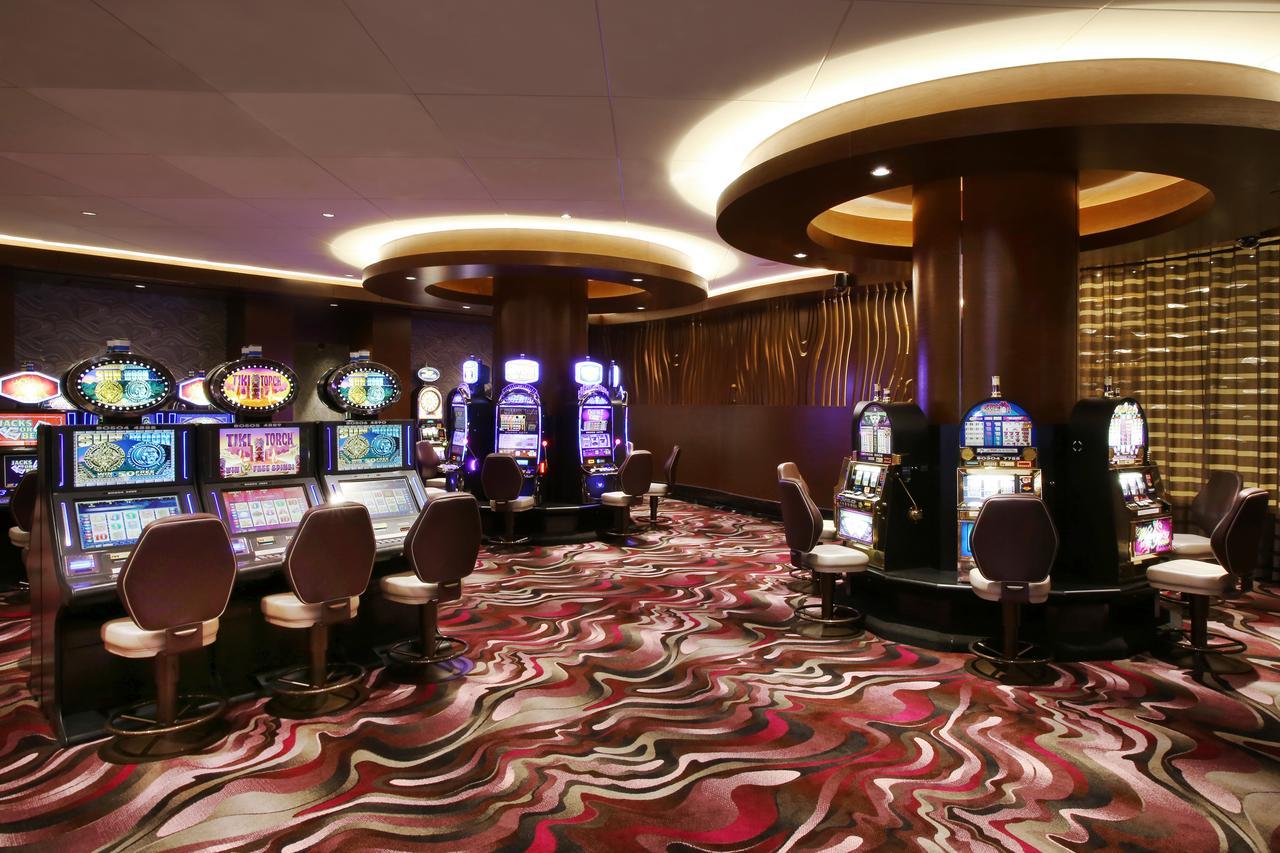 Tropicana Casino And 4*